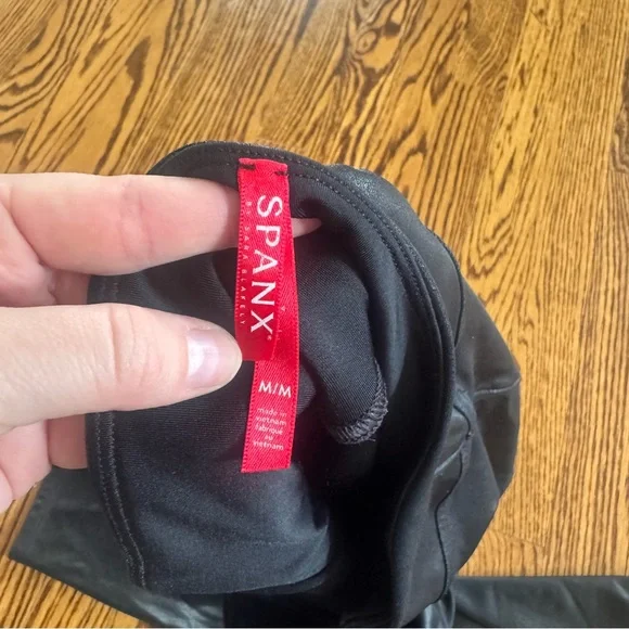 Spanx Faux Leather Leggings NWOT Black Women’s Size Medium - Picture 5 of 5